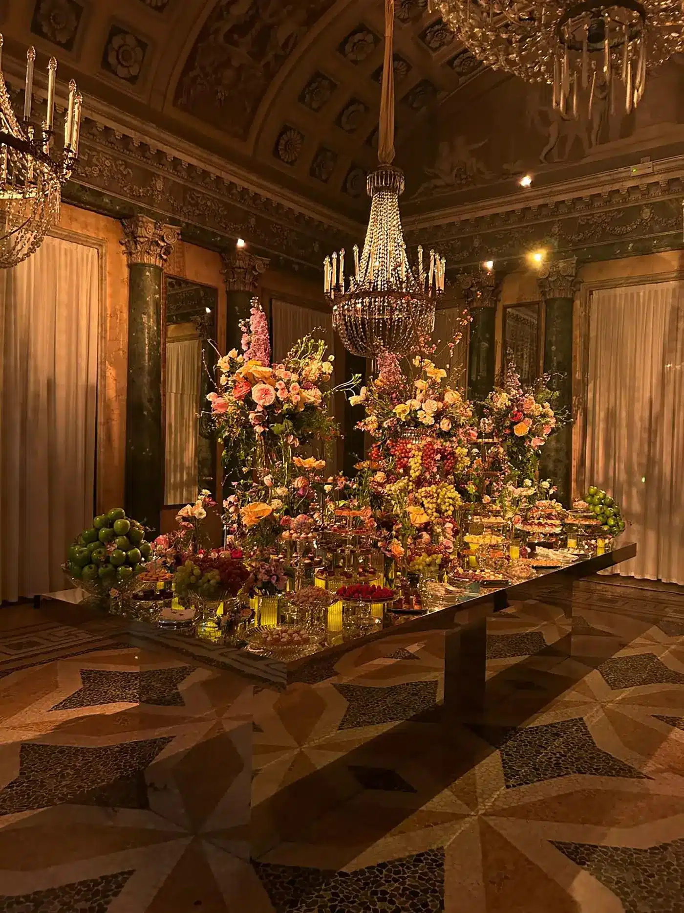 tavoli-sedute-pouf-contenitori-su-misura