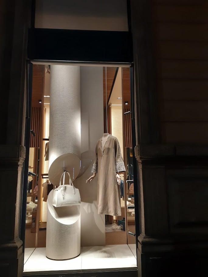 produzione-arredi-decorazioni-vetrine